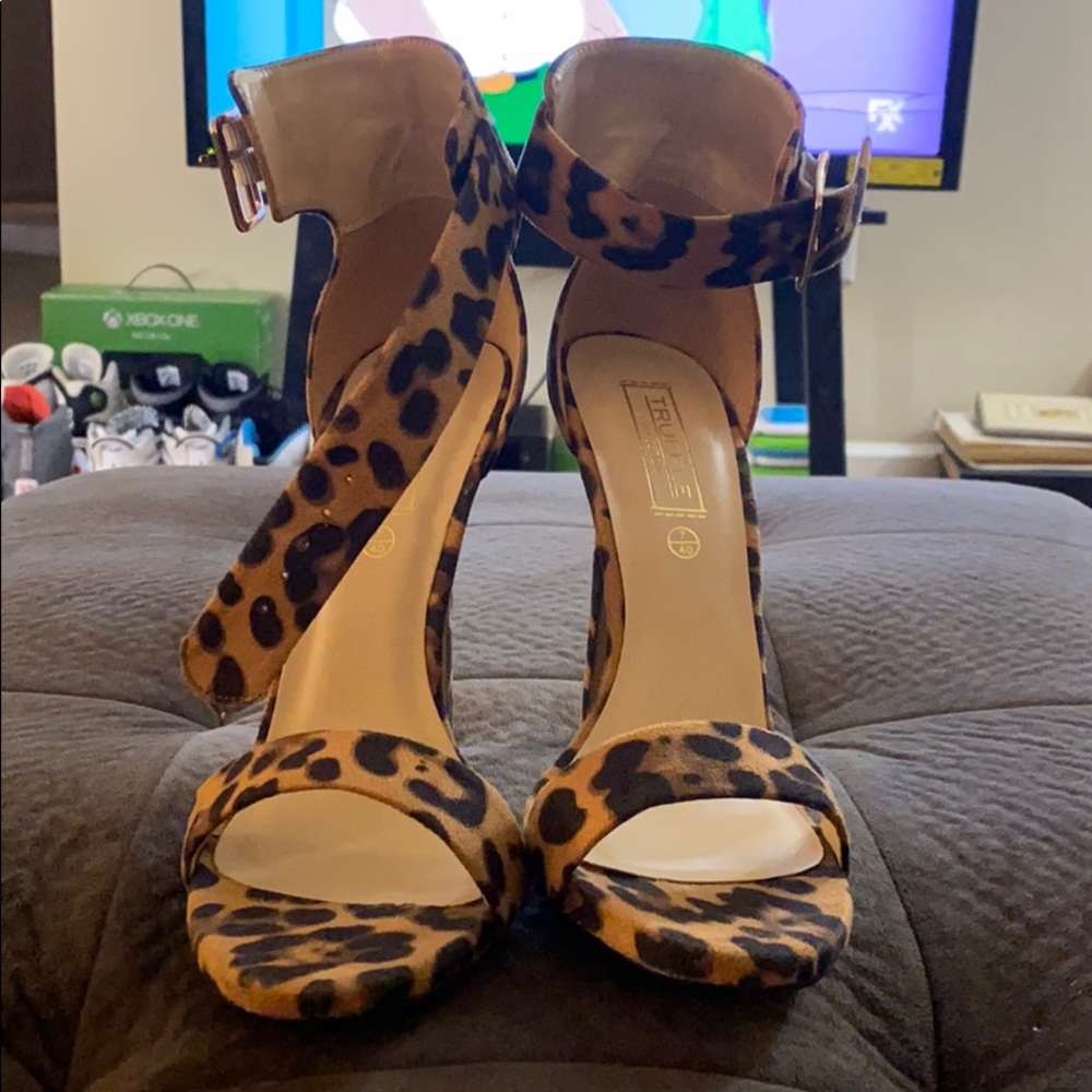 Leopard print heeled sandals